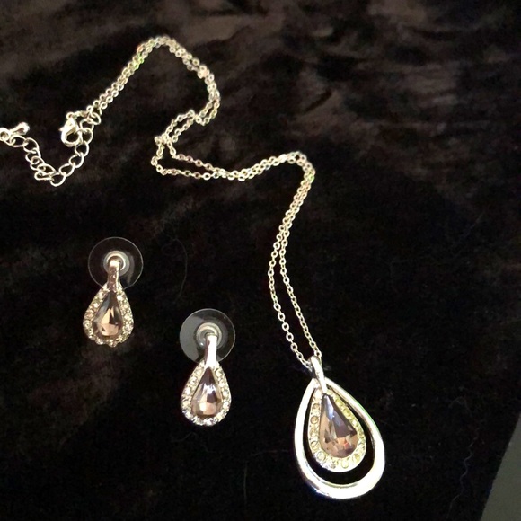 Necklace and earring set - Picture 2 of 4